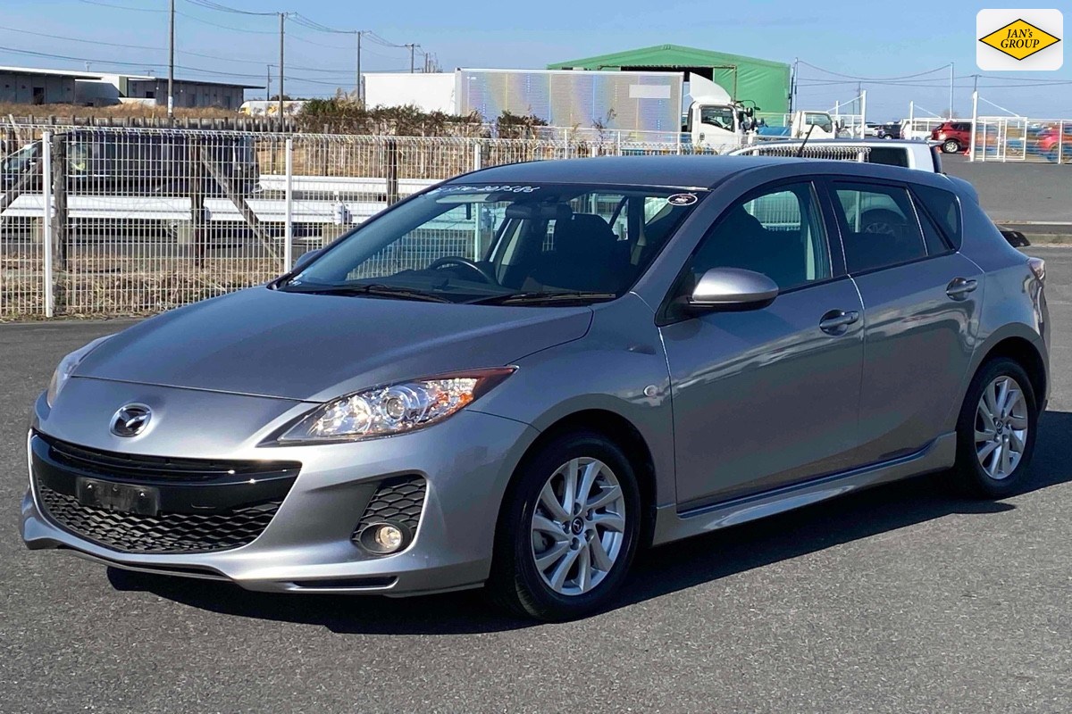 2013 Mazda Axela