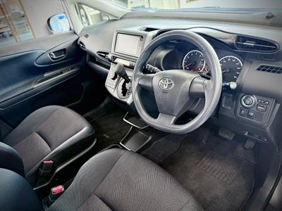 2013 Toyota Wish - Thumbnail