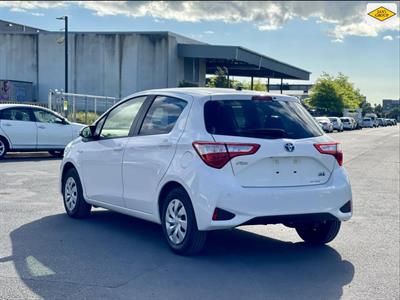 2019 Toyota Vitz - Thumbnail