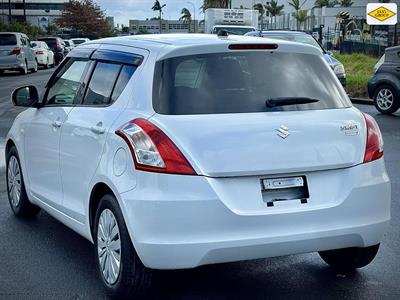 2015 Suzuki Swift - Thumbnail