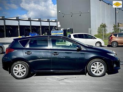 2013 Toyota Auris - Thumbnail