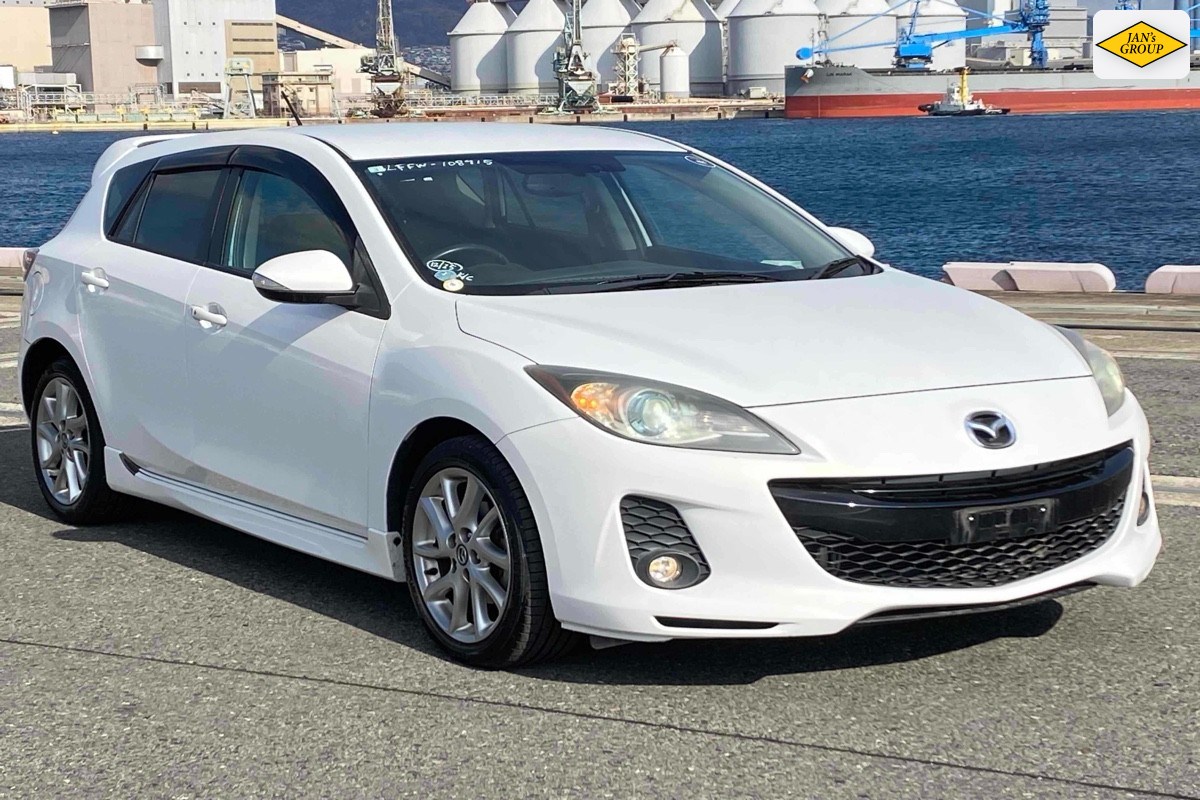 2013 Mazda Axela