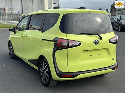 2019 Toyota Sienta - Thumbnail