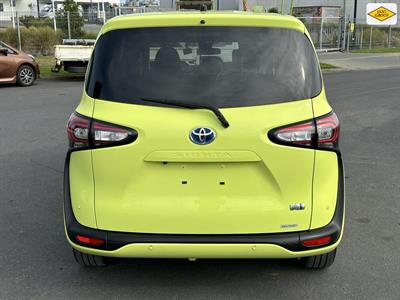 2019 Toyota Sienta - Thumbnail