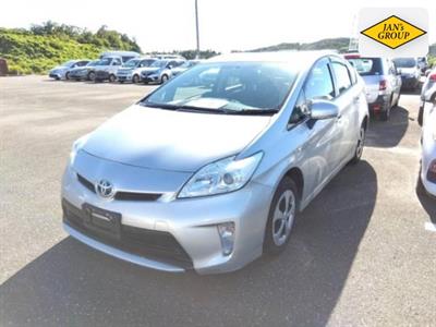 2013 Toyota Prius - Thumbnail