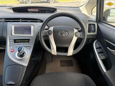 2013 Toyota Prius - Thumbnail