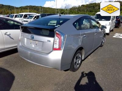 2013 Toyota Prius - Thumbnail