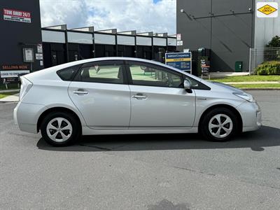 2013 Toyota Prius - Thumbnail