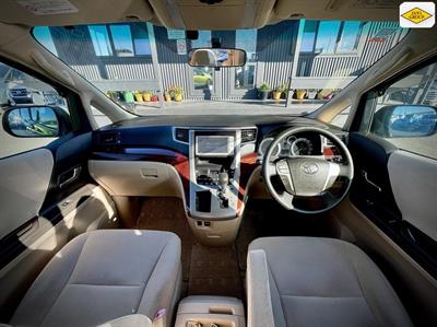 2014 Toyota Vellfire - Thumbnail