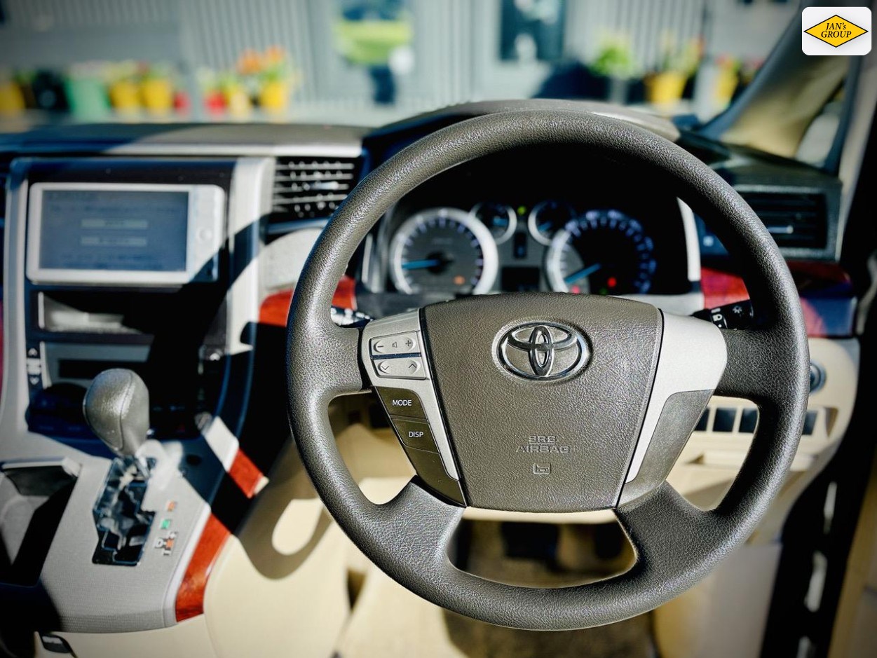 2014 Toyota Vellfire