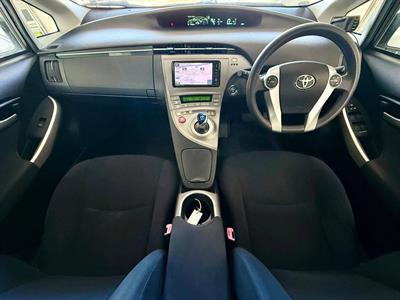 2013 Toyota Prius - Thumbnail