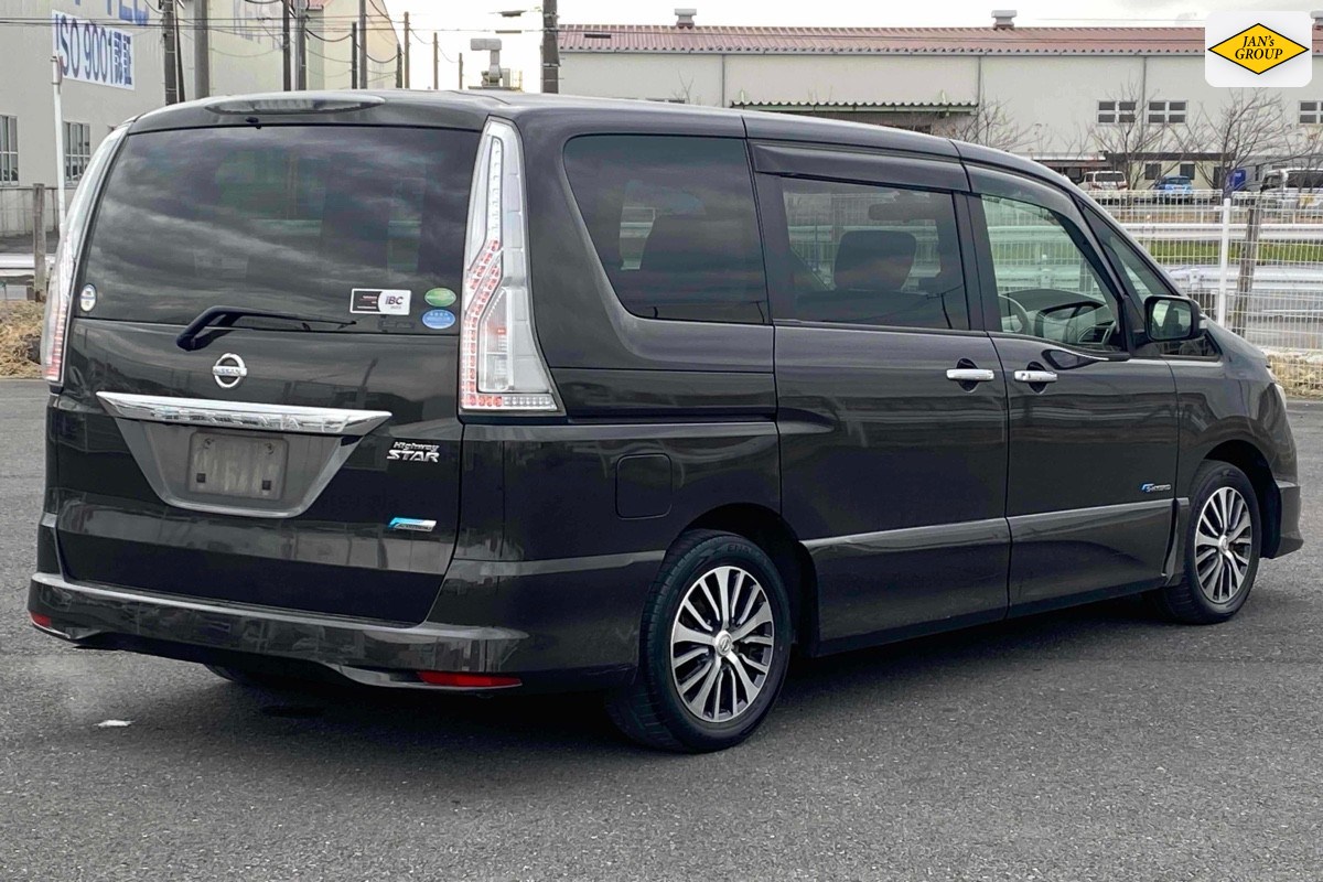 2015 Nissan Serena