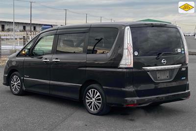 2015 Nissan Serena - Thumbnail