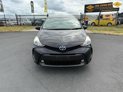 2015 Toyota Prius - Thumbnail