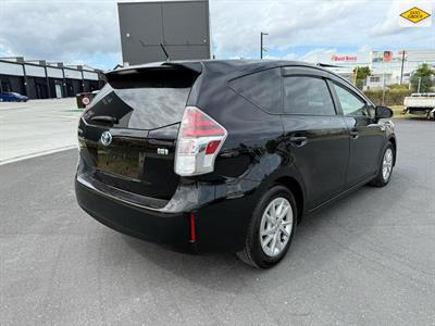 2015 Toyota Prius - Thumbnail