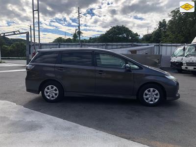 2013 Toyota Wish - Thumbnail