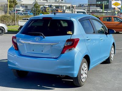 2014 Toyota Vitz - Thumbnail