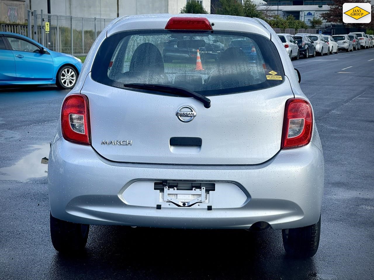 2017 Nissan March