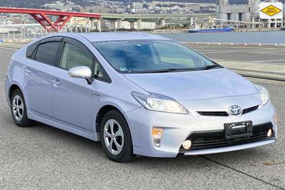 2014 Toyota Prius - Thumbnail