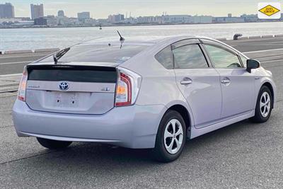 2014 Toyota Prius - Thumbnail