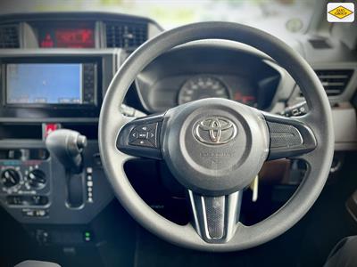 2018 Toyota Roomy - Thumbnail