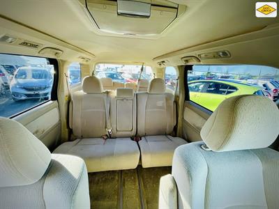 2011 Toyota Vellfire - Thumbnail