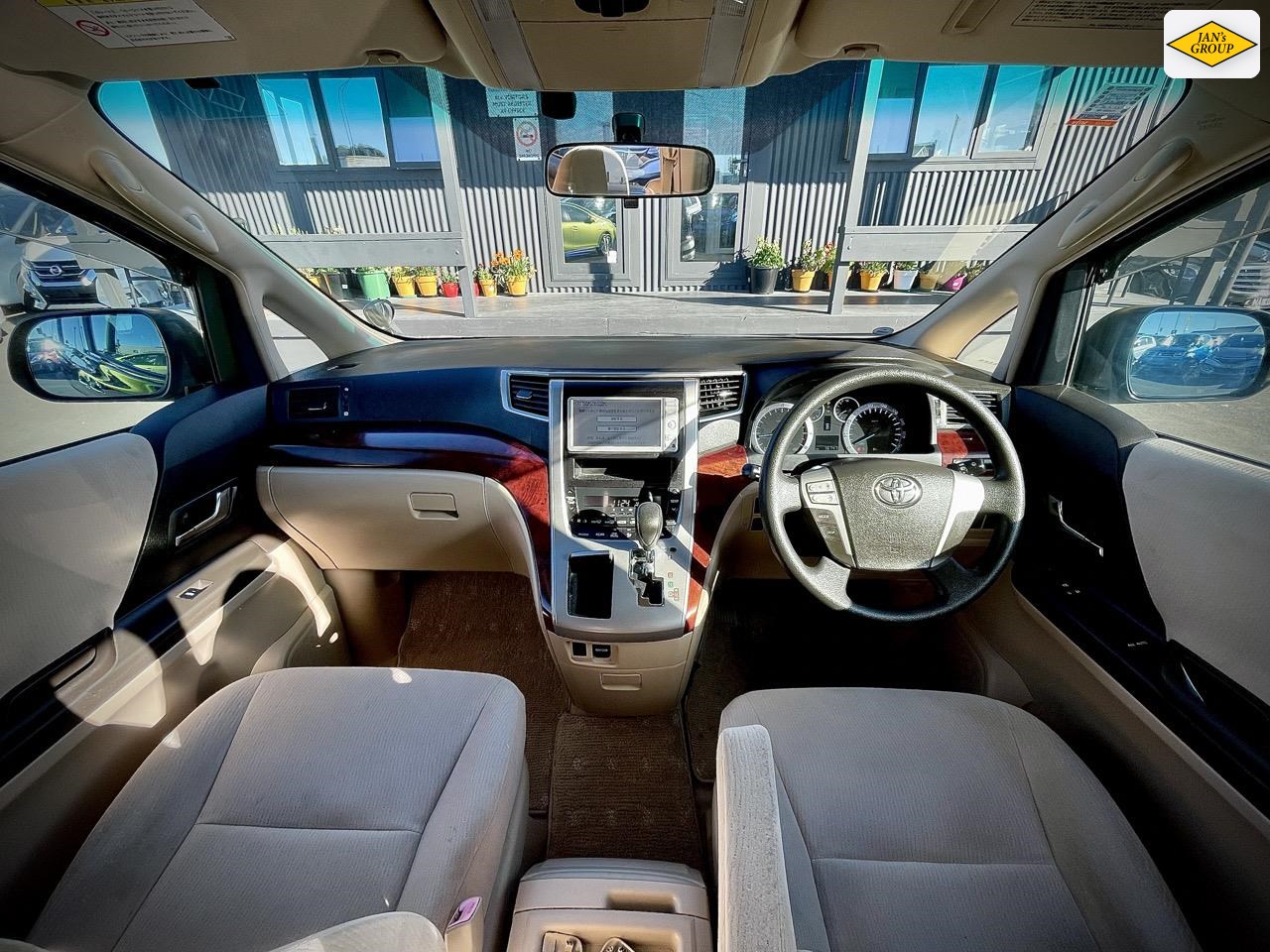 2011 Toyota Vellfire