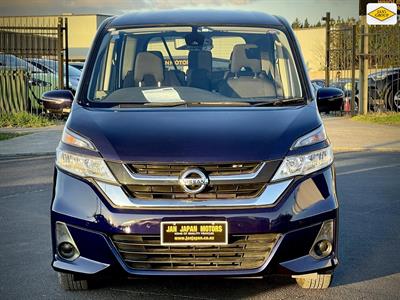 2018 Nissan Serena - Thumbnail