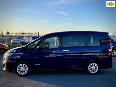 2018 Nissan Serena - Thumbnail