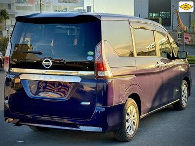 2018 Nissan Serena - Thumbnail