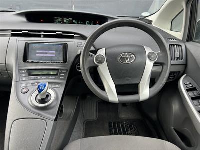 2011 Toyota Prius - Thumbnail