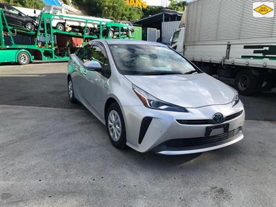 2019 Toyota Prius - Thumbnail