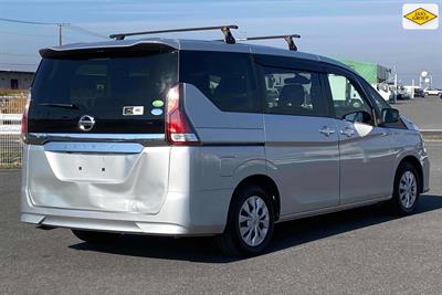 2017 Nissan Serena - Thumbnail