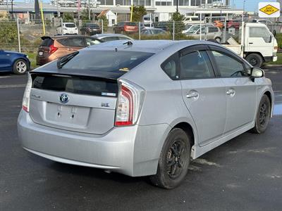 2013 Toyota Prius - Thumbnail