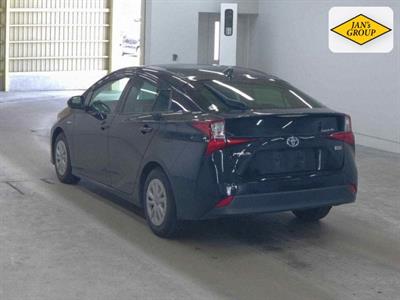 2019 Toyota Prius - Thumbnail