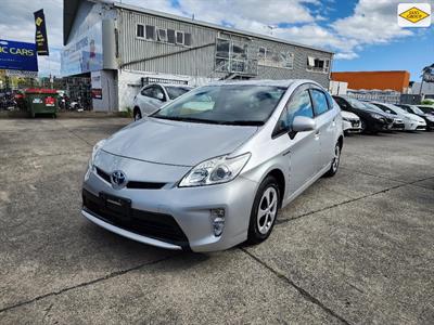 2014 Toyota Prius - Thumbnail