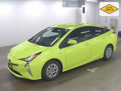 2016 Toyota Prius - Thumbnail