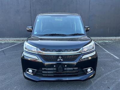 2016 Mitsubishi Delica - Thumbnail