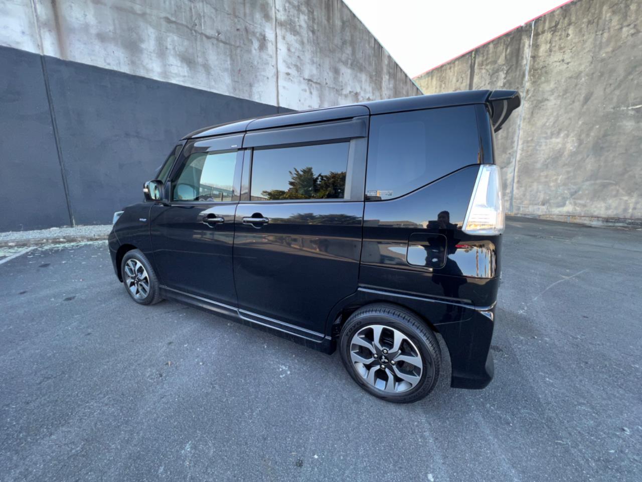 2016 Mitsubishi Delica