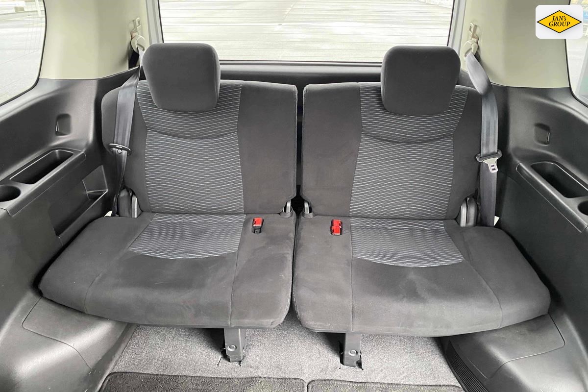 2013 Nissan Serena