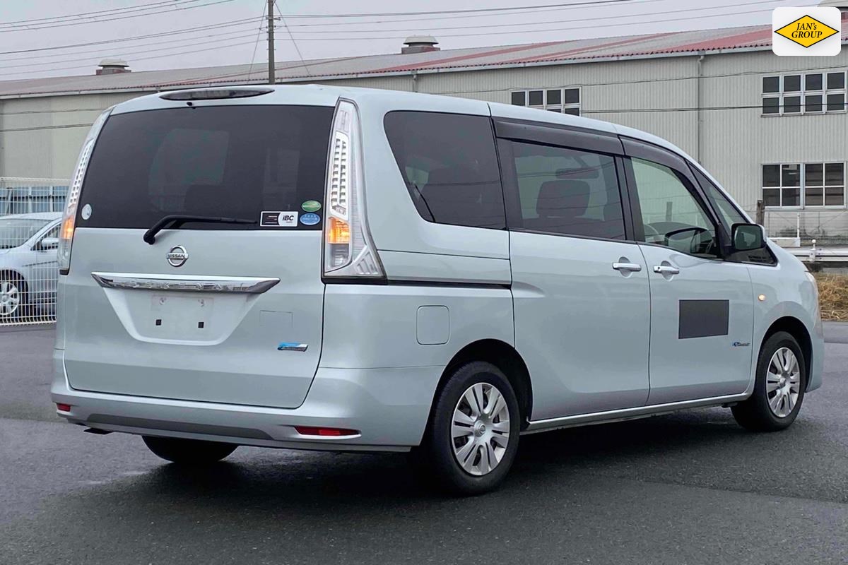 2013 Nissan Serena