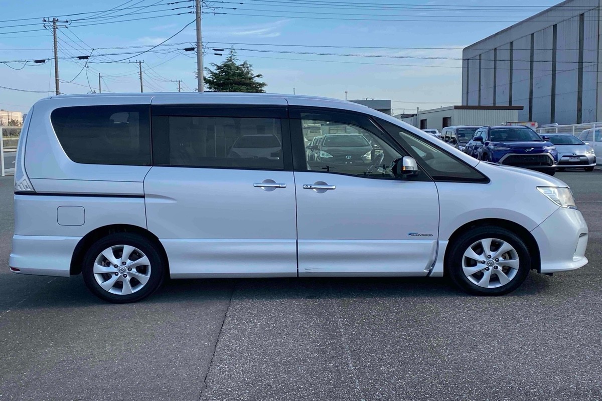 2013 Nissan Serena