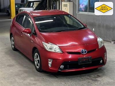 2013 Toyota Prius - Thumbnail