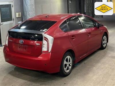 2013 Toyota Prius - Thumbnail