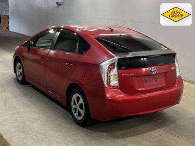 2013 Toyota Prius - Thumbnail