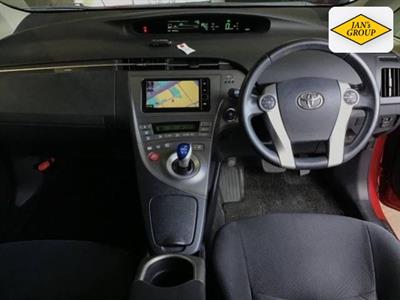 2013 Toyota Prius - Thumbnail