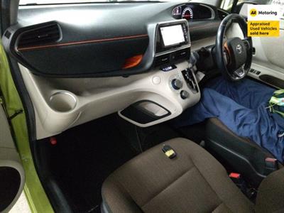 2015 Toyota Sienta - Thumbnail