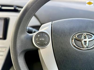 2014 Toyota Prius - Thumbnail