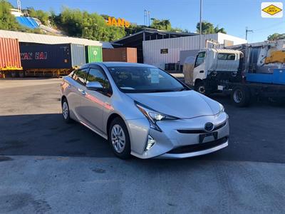 2018 Toyota Prius - Thumbnail