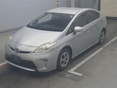 2013 Toyota Prius - Thumbnail